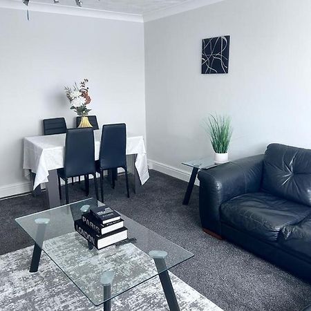 Parsonage Leys Apartamento Harlow Exterior foto