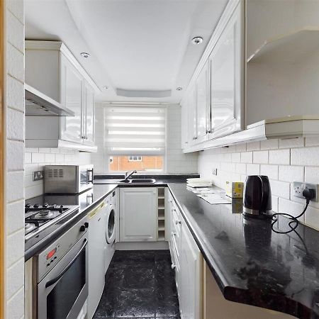 Parsonage Leys Apartamento Harlow Exterior foto