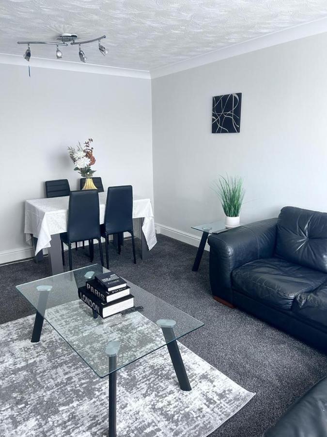 Parsonage Leys Apartamento Harlow Exterior foto