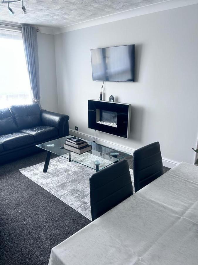 Parsonage Leys Apartamento Harlow Exterior foto
