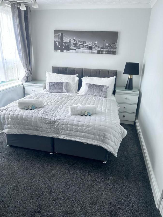 Parsonage Leys Apartamento Harlow Exterior foto